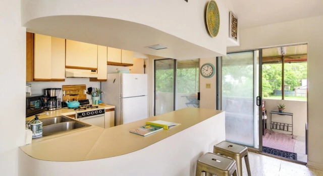 1 Block to Beach: Biloxi Hidden Gem w/ Gulf View