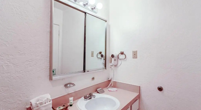 Номер Standard Artist Road #18, 2 Bedrooms, Sleeps 4, Flat Screen TV, Pool Access, WiFi