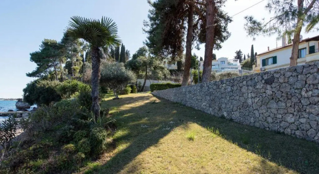 Вилла Deluxe Villa Costele with Private Sandy Beach
