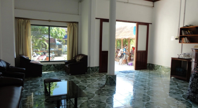 Кровать в общем номере Moons house LuangPrabang