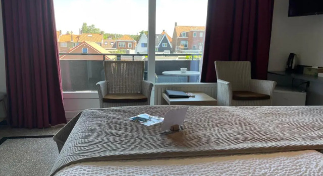 Двухместный номер Standard с балконом Hotel Rooms