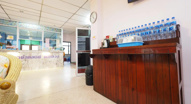Royal Land Mae Klong Hotel