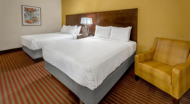 Двухместный номер Standard с видом на бассейн Grand Williston Hotel and Conference Center