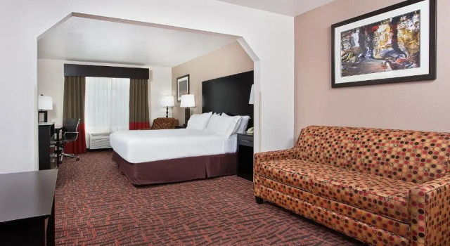 Люкс Holiday Inn Express Hotel & Suites Murphy by IHG