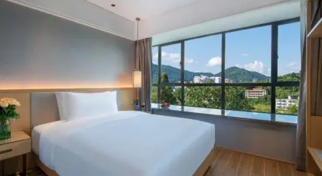 Люкс с 3 комнатами Conghua LN Dongfang Hot Spring Hotel