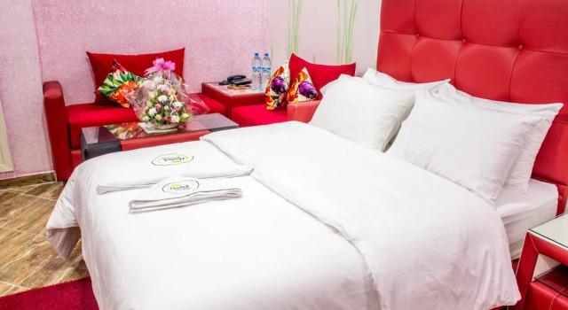 Двухместный полулюкс Hôtel Hadaik Ain Asserdoune