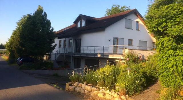 Апартаменты Ferienwohnung Blütenweg Kluftern