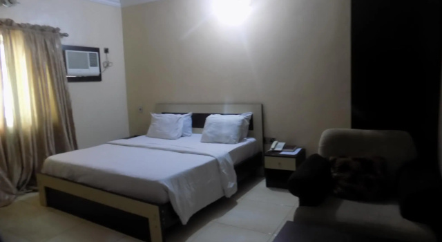 Moongate Hotel and Suites, Book Hotel Hoteller i Ogun med pool, Swimmingpool