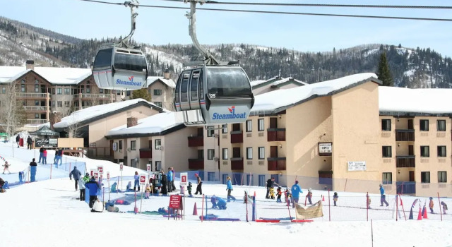 Best Western Ptarmigan Inn, Забронировать Отель Стимбот-Спрингс Колорадо, рядом с Christie Peak Express