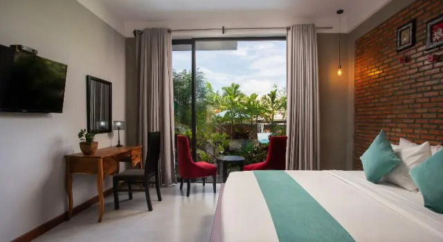 Двухместный номер Deluxe с балконом и с видом на бассейн Central Blanche Residence