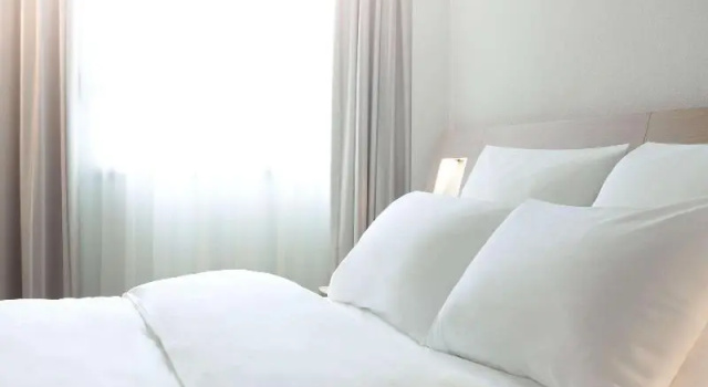 Standard cameră Novotel Bristol Centre