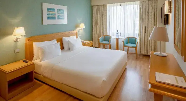Двухместный номер Standard с балконом SANA Metropolitan Hotel