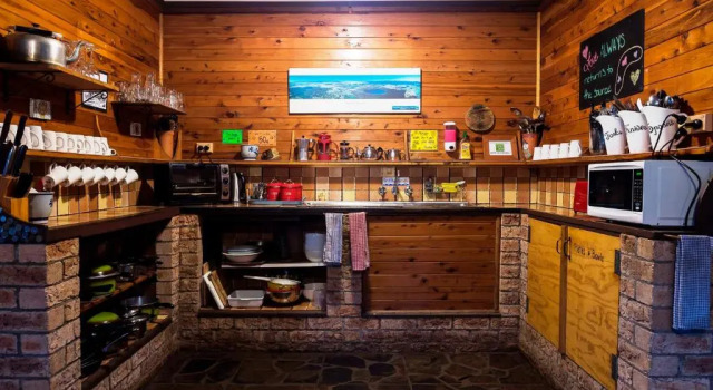 Кровать в общем номере On The Wallaby Eco Lodge