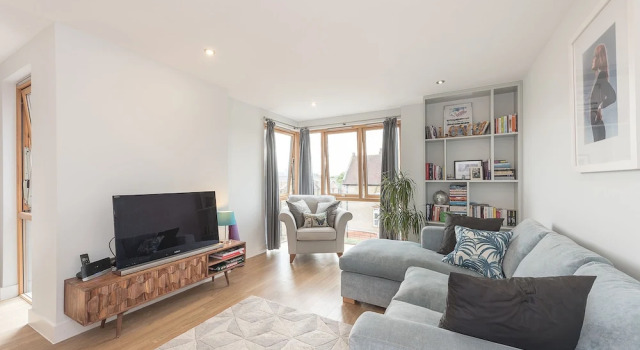Modern home in Bethnal Green, Забронировать Отель Отели Англии 3 звезды, 3*