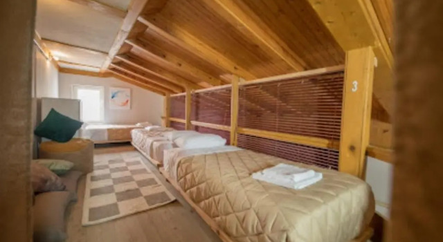 Кровать в общем номере Mosaic Home