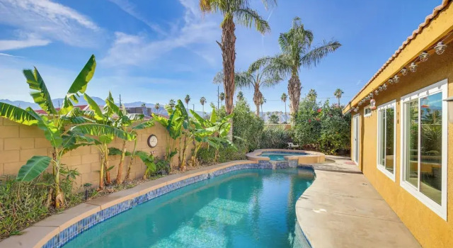 Коттедж Hot Tub, Bar & Outdoor Kitchen: Chic Indio Retreat