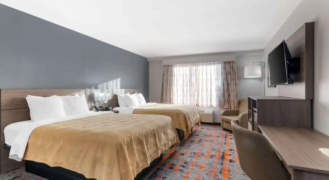 Четырёхместный номер Standard Quality Inn Foristell