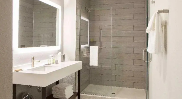 Шестиместный номер Standard Hilton Garden Inn Minneapolis - University Area