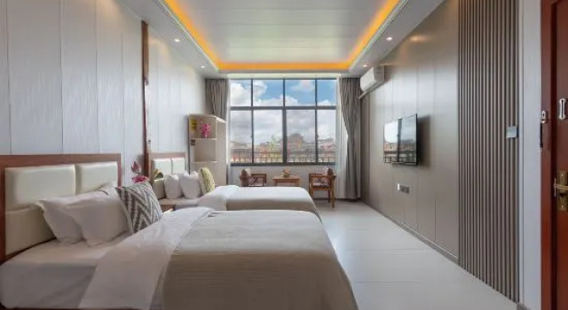 Семейный люкс с балконом и с видом на озеро Fuyun Guest House