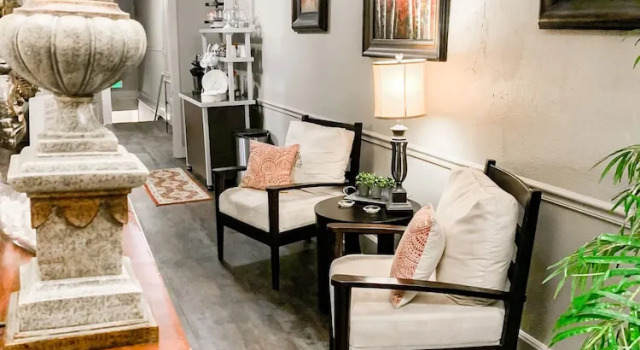 The Loft on the Square Guest Suites, Book Pension Magnolia Arkansas