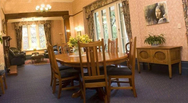 Cathedral Inn