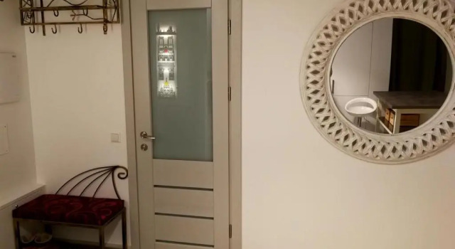 Студия Vilnius apartment with stained glass