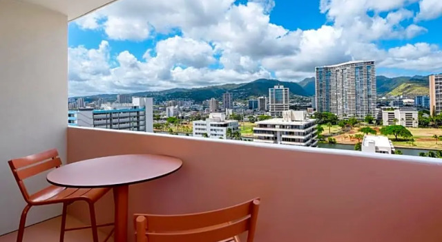 Номер Standard с частичным видом на океан The Ambassador Hotel of Waikiki, Tapestry Collection by Hilton