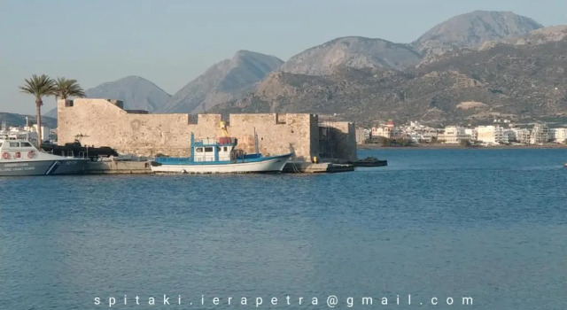 Коттедж 250 metres from the sea an independent tiny house with a yard full of flowers! Spitaki the Little House!