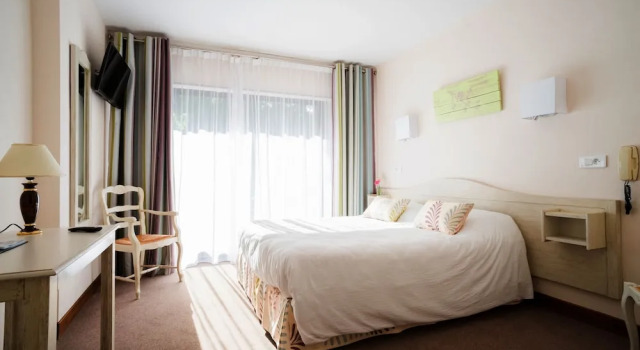 Двухместный номер Standard Logis Hotel Restaurant La Porte des Cévennes