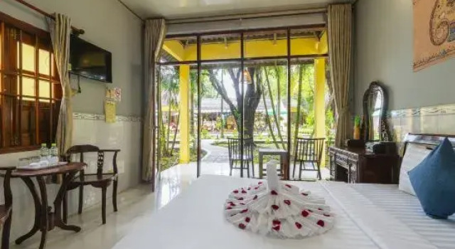 Бунгало Green Bungalow Garden - Quiet Tropical Retreat, 5 Min To Beach
