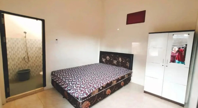 Номер Standard OYO Life 93525 Griya Wafira Trenggalek Syariah