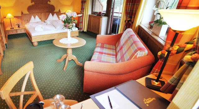 Sporthotel Kirchler, Rezerwuj Hotel Hotele w Tyrol z parkingiem, Parking