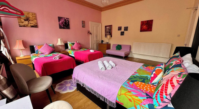 Apart Bernard Rooms, Забронировать Гостевой дом Ньюингтон Эдинбург, рядом с Национальный музей Шотландии