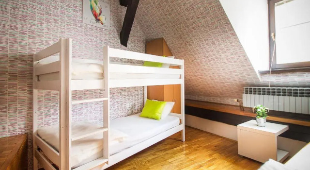 Кровать в общем номере Hostel Centar