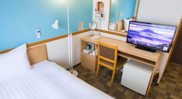 Номер Standard Toyoko Inn Yokohama Stadium Mae No 2
