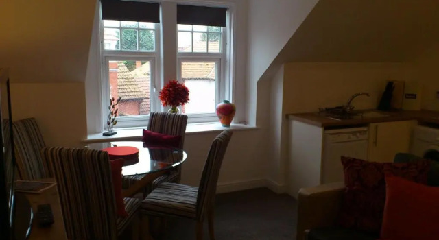 Apartment 8 at 19 Brooklands, Varaa Huoneisto Asunnot kohteessa Merseyside, Huoneisto