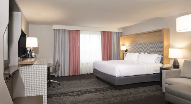 Люкс c 1 комнатой Holiday Inn Washington-College Pk I-95