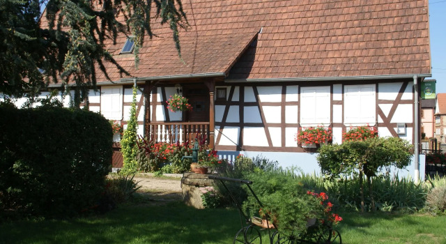 Cozy Holiday Home in Schleithal with Garden, Rezerwuj Hotel Schleithal 
