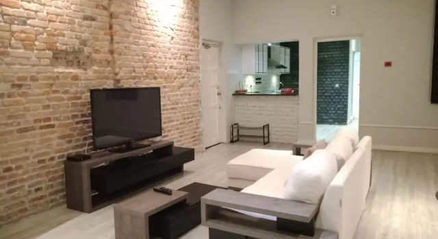 Люкс Executive Reggae Mansion Hostel