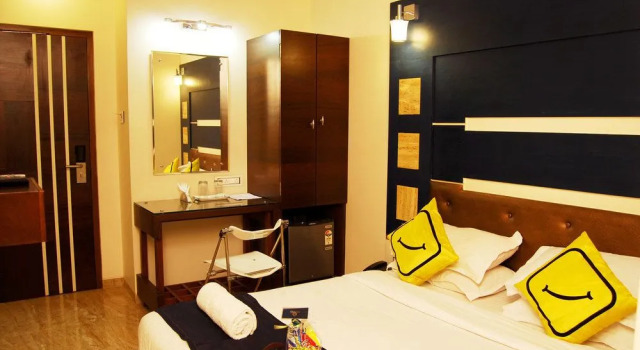 Stay Vista Rooms near Marine Drive, Забронировать Отель Отели штата Махараштры 3 звезды, 3*