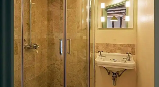 Номер Economy The Standard Inn