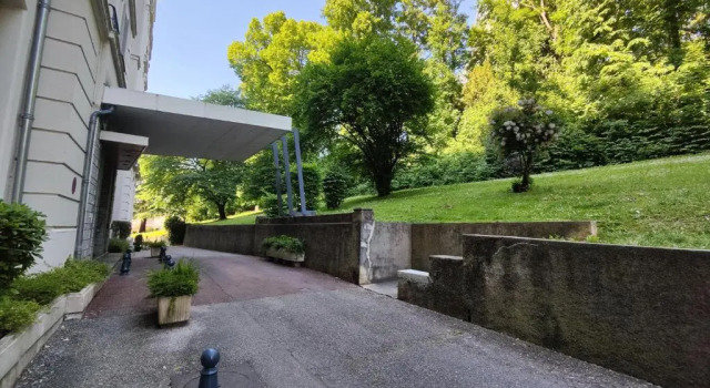 Апартаменты Grand studio 38m2 dans ancien palace avec piscine et place de parking privée