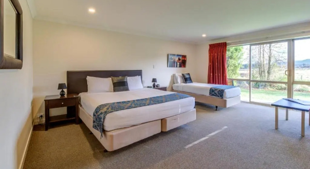 Студия Superior Hot Springs Motor Lodge
