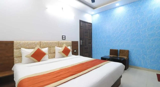 OYO 70042 B Singh Stay Mahipalpur