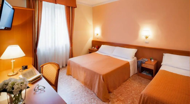 Трёхместный номер Standard Hotel Centrale Curtis