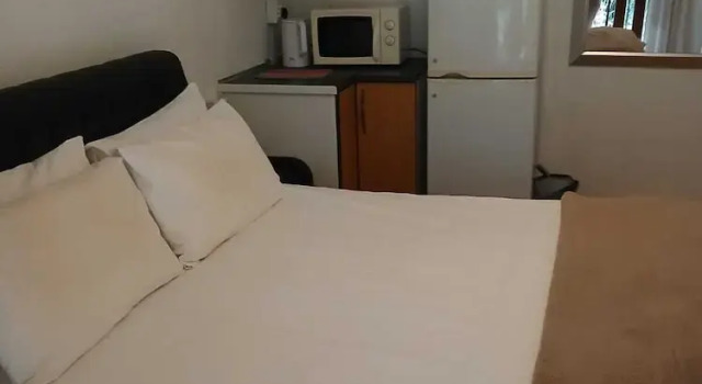 Oaktree Guest House