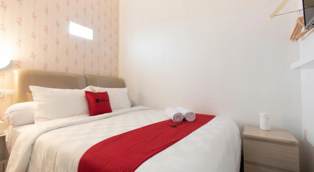 RedDoorz Plus near Trans Studio Cibubur 2