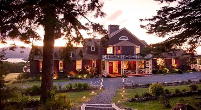 The Lodge at Moosehead Lake, Book Hotel Greenville Junction Maine