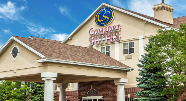 Номер Standard Comfort Suites Milwaukee Airport