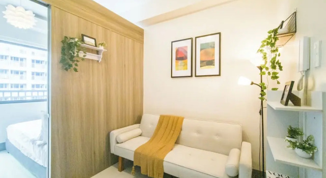 Двухместный номер Standard с балконом и с видом на город GemstoneBR in SMDC Fame Residences